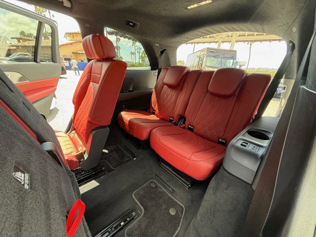 Used 2025 Mercedes-Benz GLS 63 AMG 4MATIC image 28