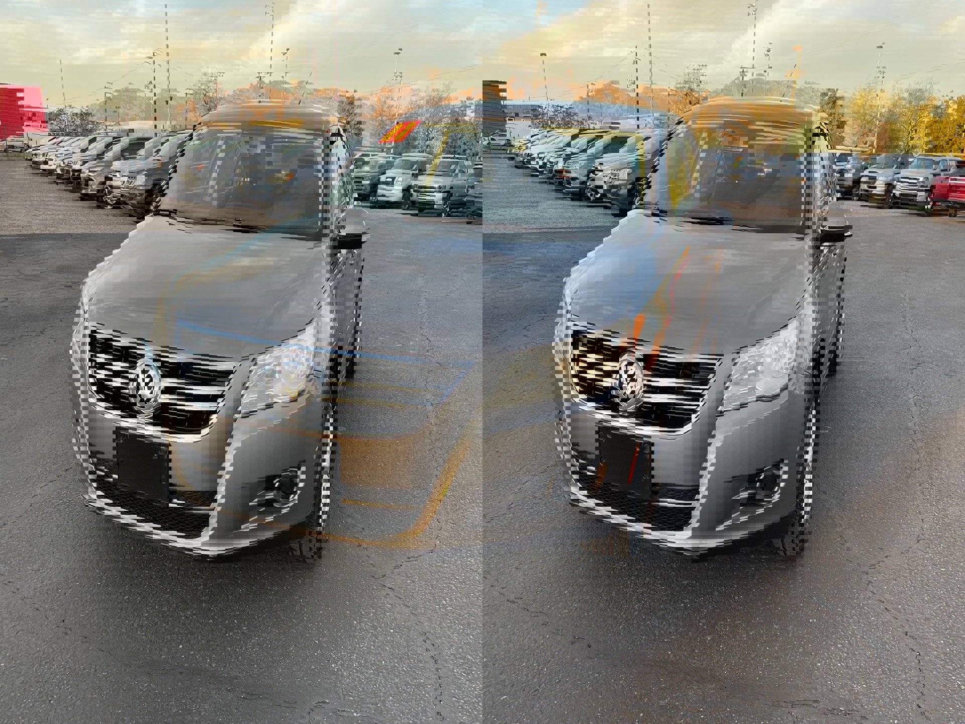 Used 2011 Volkswagen Tiguan SE image 1