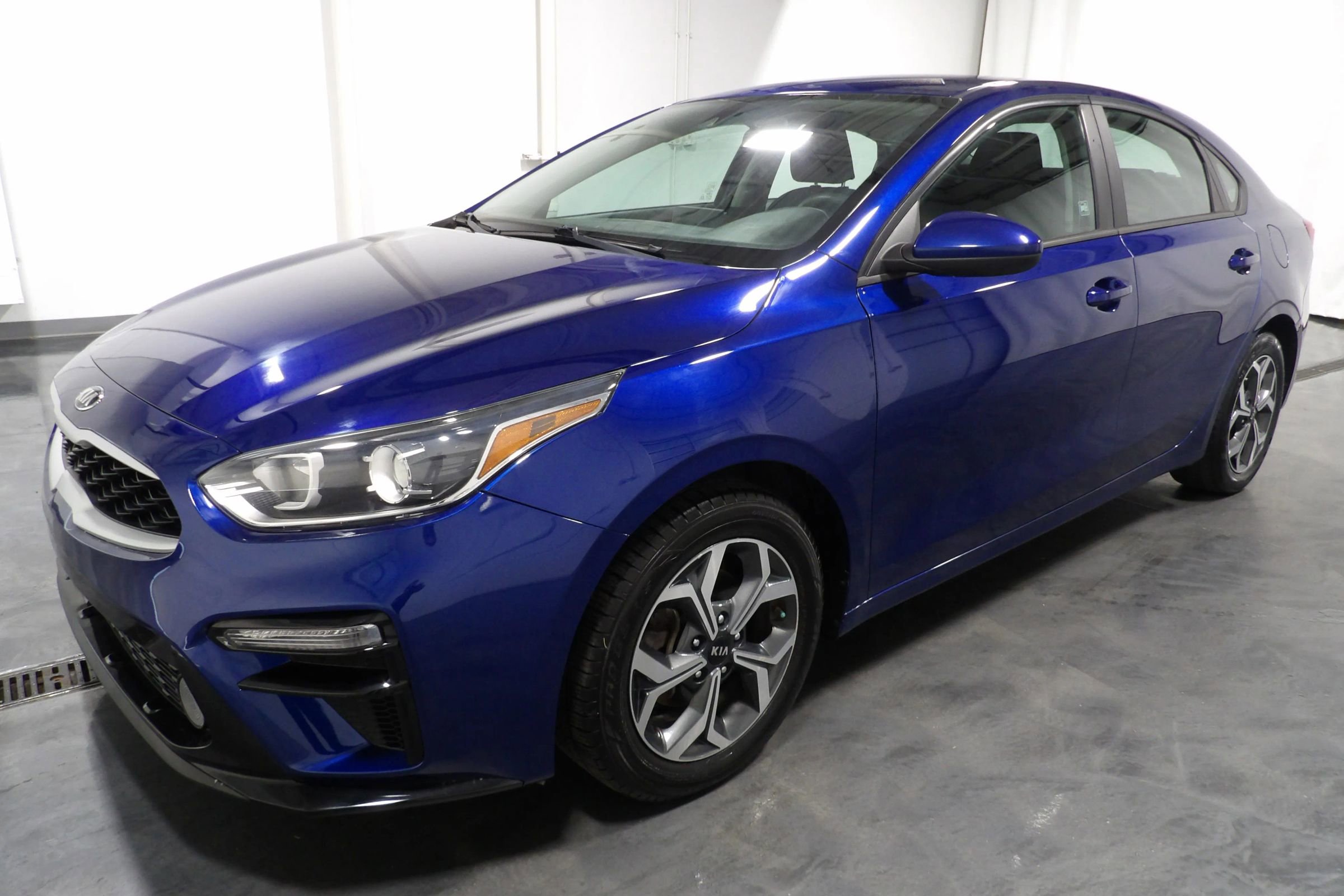 Used 2021 Kia Forte LXS FWD image 3