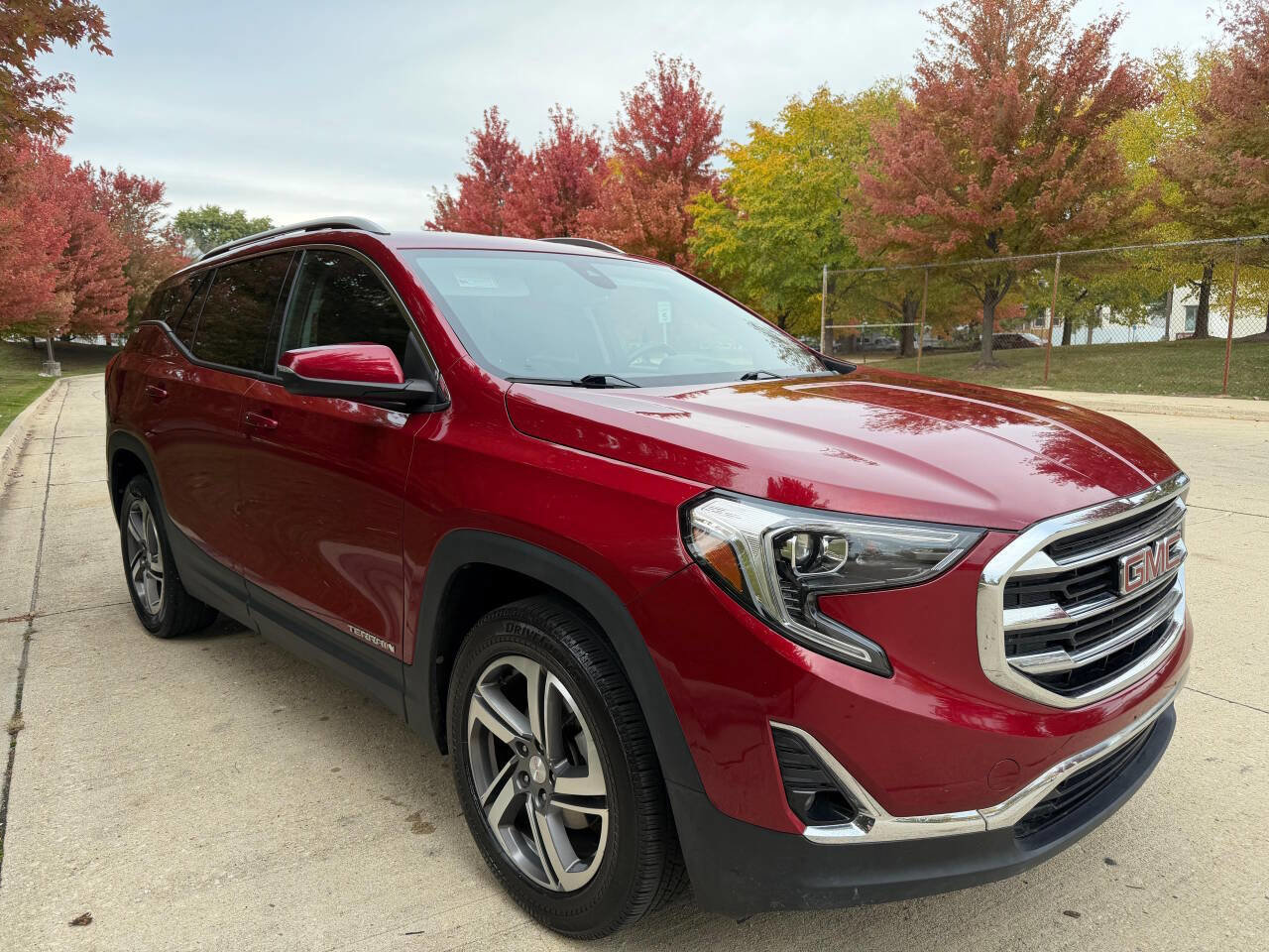 Used 2020 GMC Terrain SLT image 3