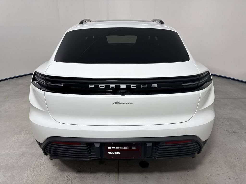 Used 2025 Porsche Macan Electric RWD image 6