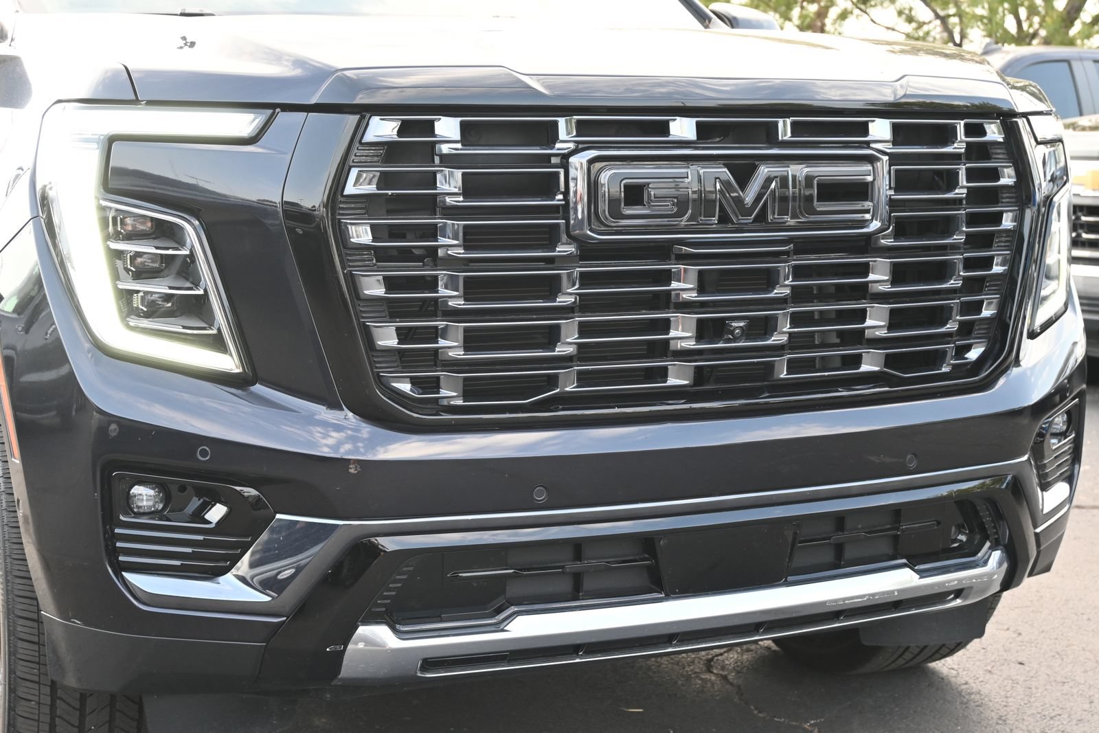 Used 2025 GMC Yukon Denali Ultimate AWD/4WD image 29