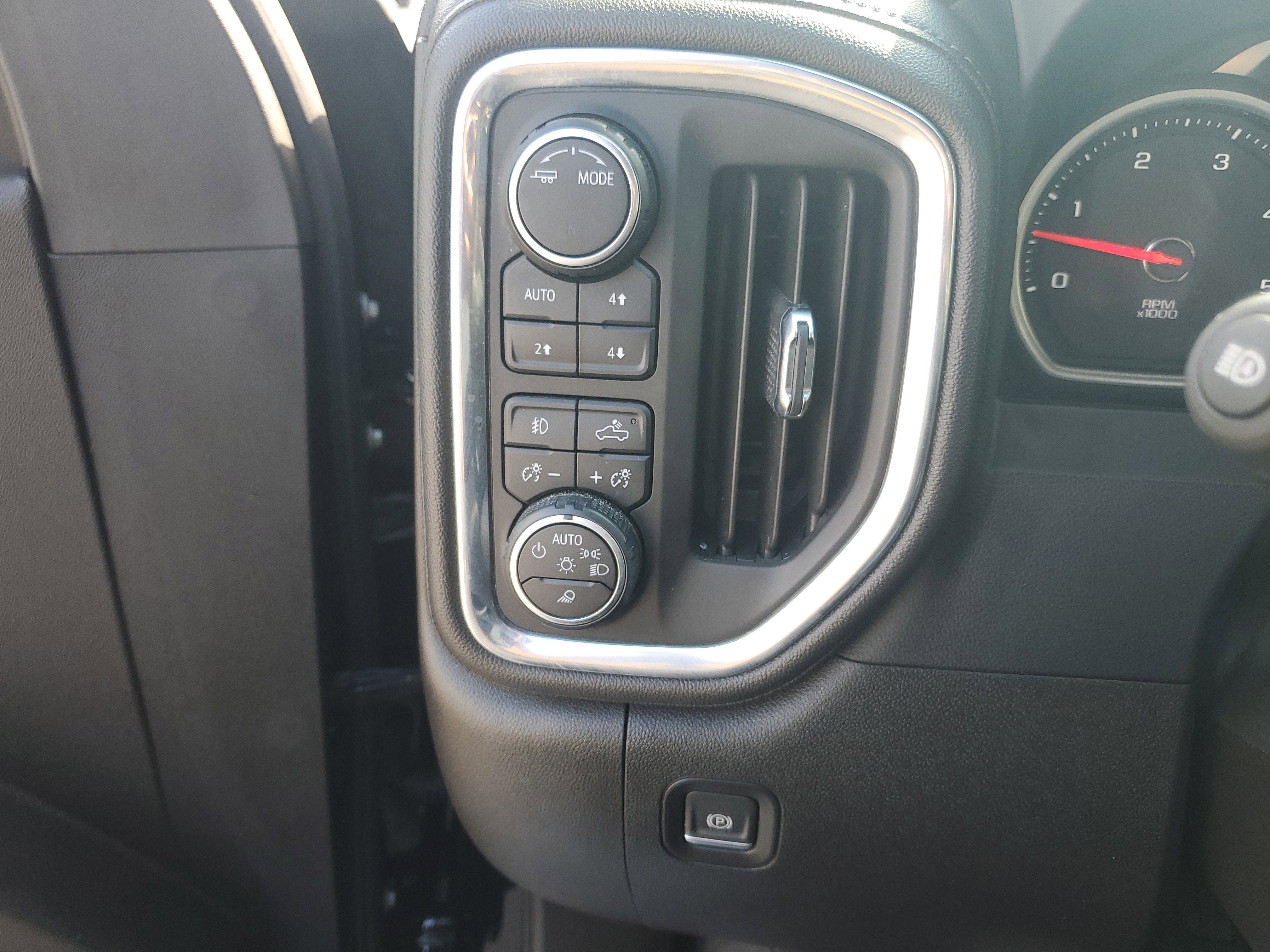 Used 2022 Chevrolet Silverado 3500 High Country w/ Safety Package II AWD/4WD image 22