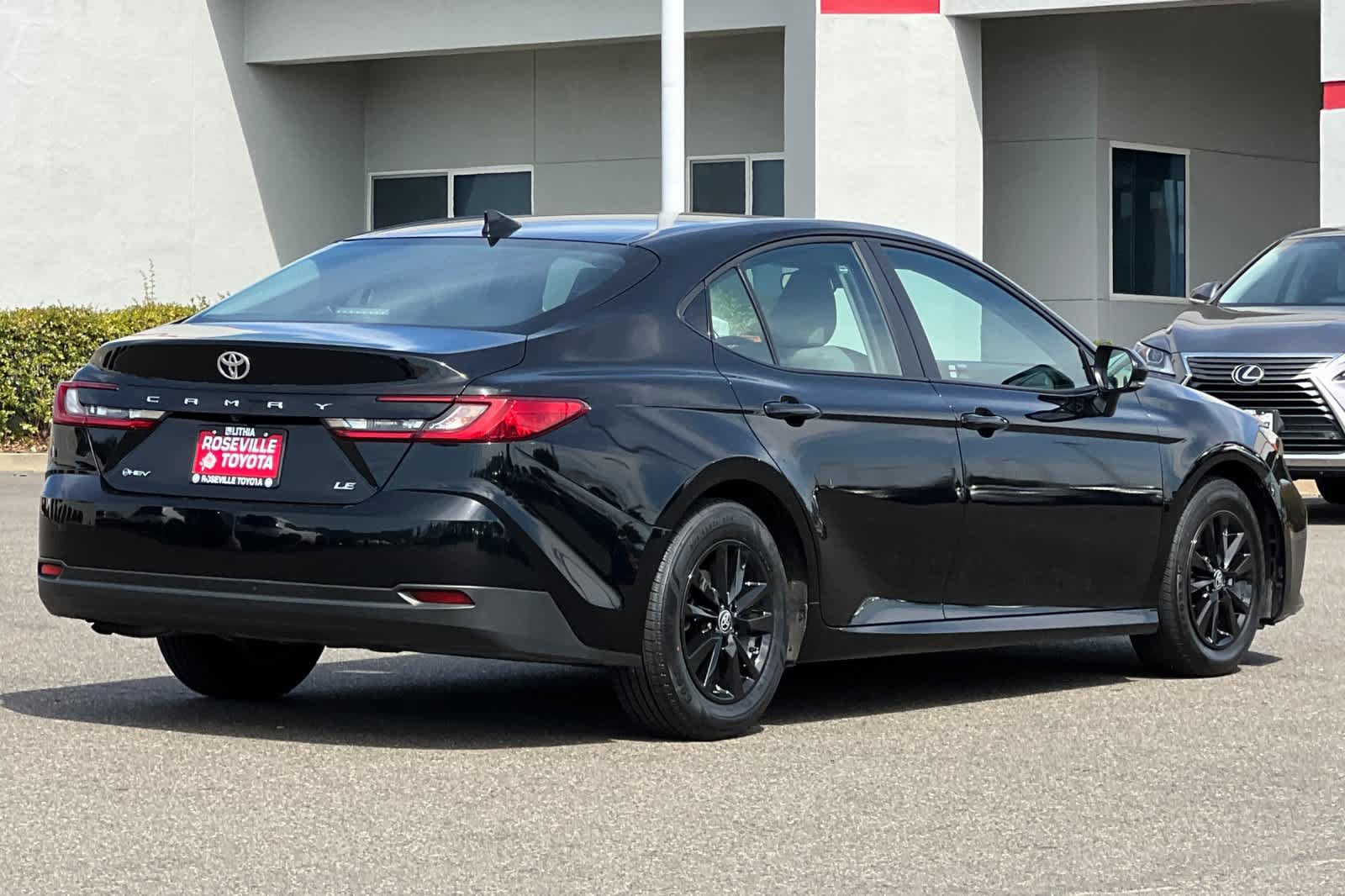 Used 2025 Toyota Camry LE FWD video 2