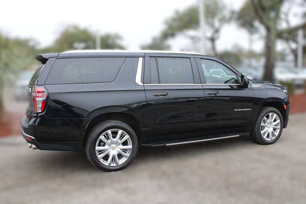 Used 2023 Chevrolet Suburban High Country image 6