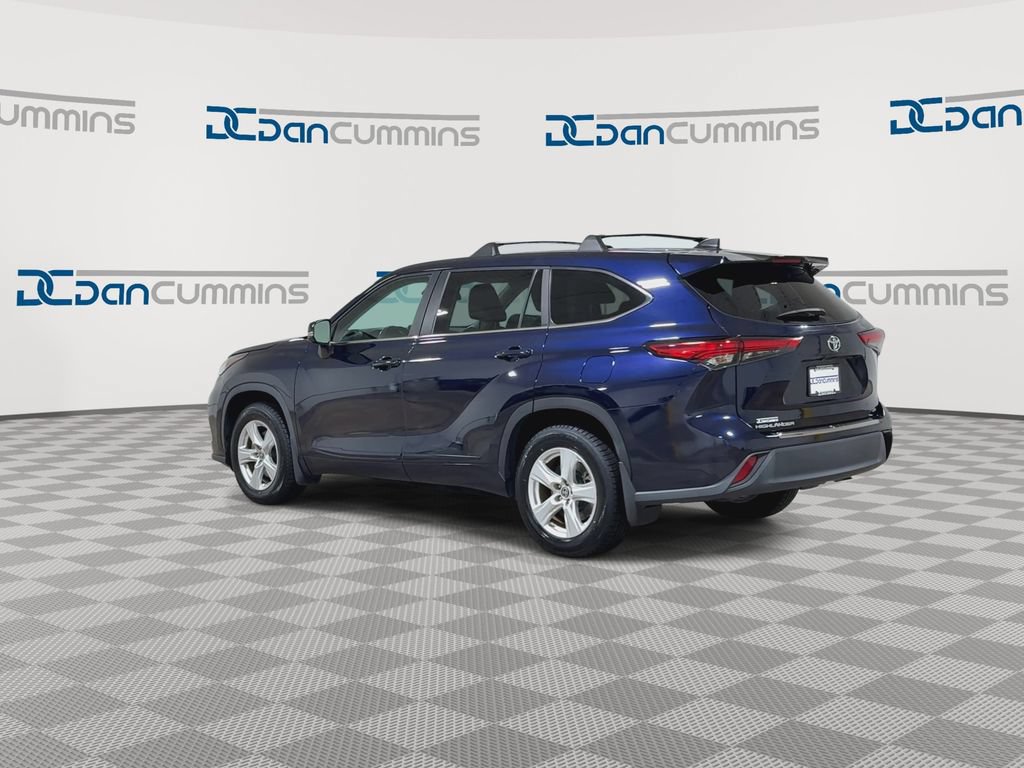 Used 2023 Toyota Highlander LE FWD image 6