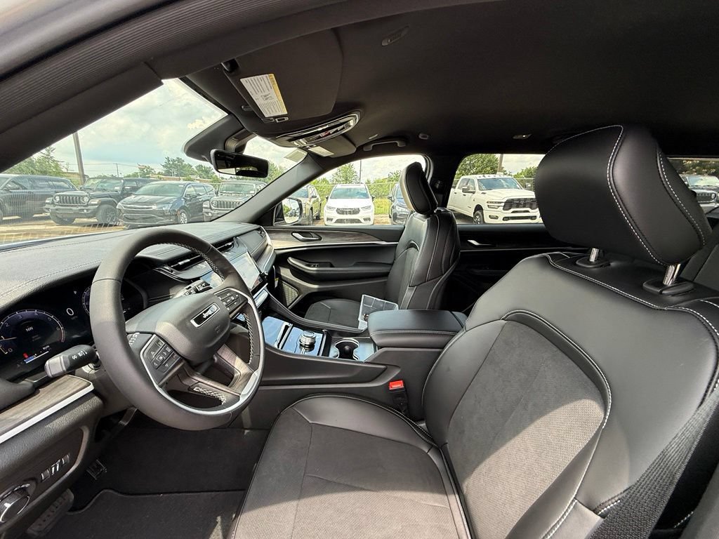 New 2026 Jeep Grand Cherokee L 4WD image 11