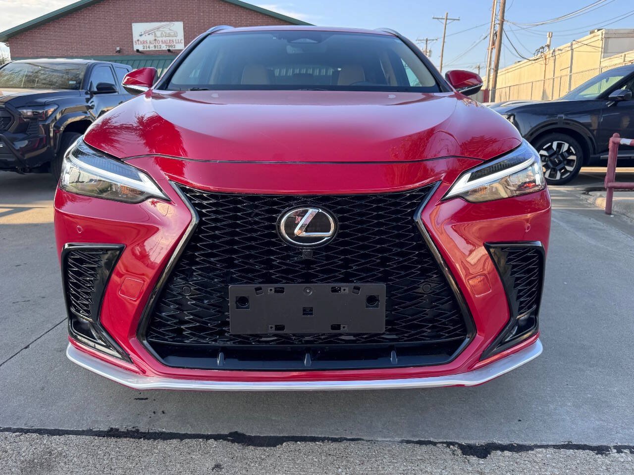 Used 2025 Lexus NX 250 FWD w/ Towing Package (2000 Lbs) image 2