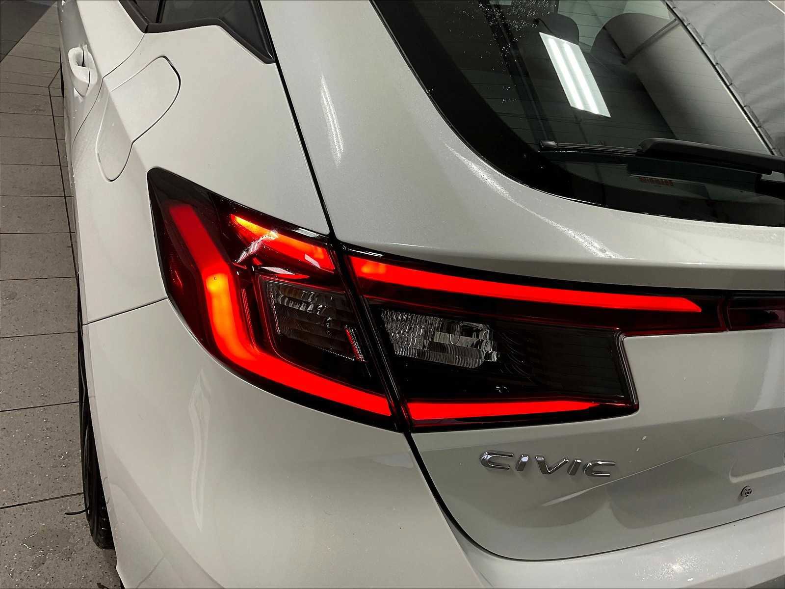 Used 2023 Honda Civic Sport image 33