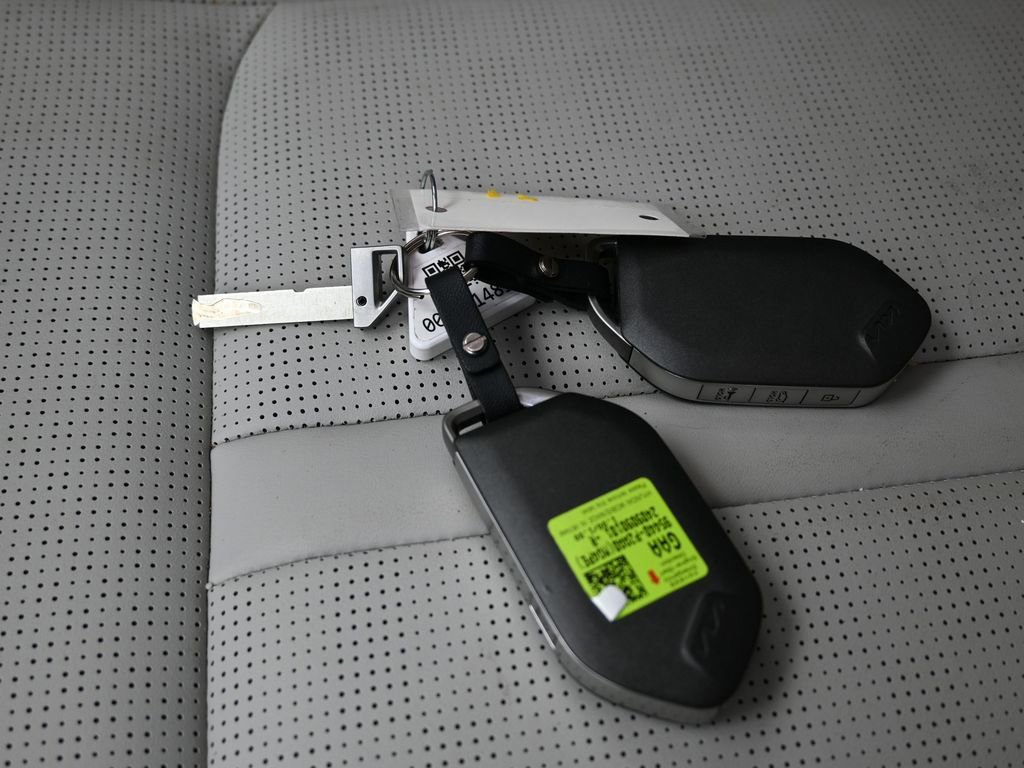 Used 2025 Kia Sorento EX w/ EX Panoramic Sunroof Package image 31