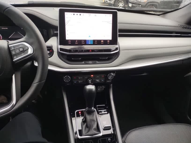 Used 2023 Jeep Compass Limited w/ Elite Group image 7