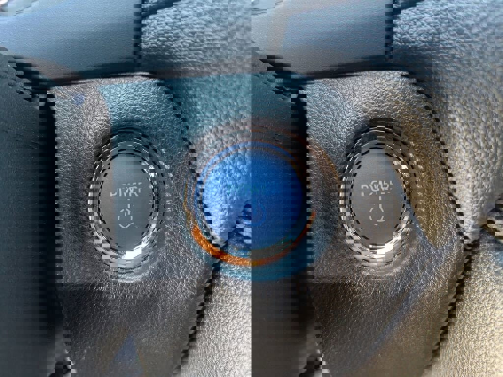 Used 2022 Toyota RAV4 SE image 23