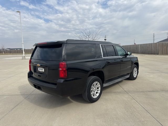 Used 2015 Chevrolet Suburban LT image 3