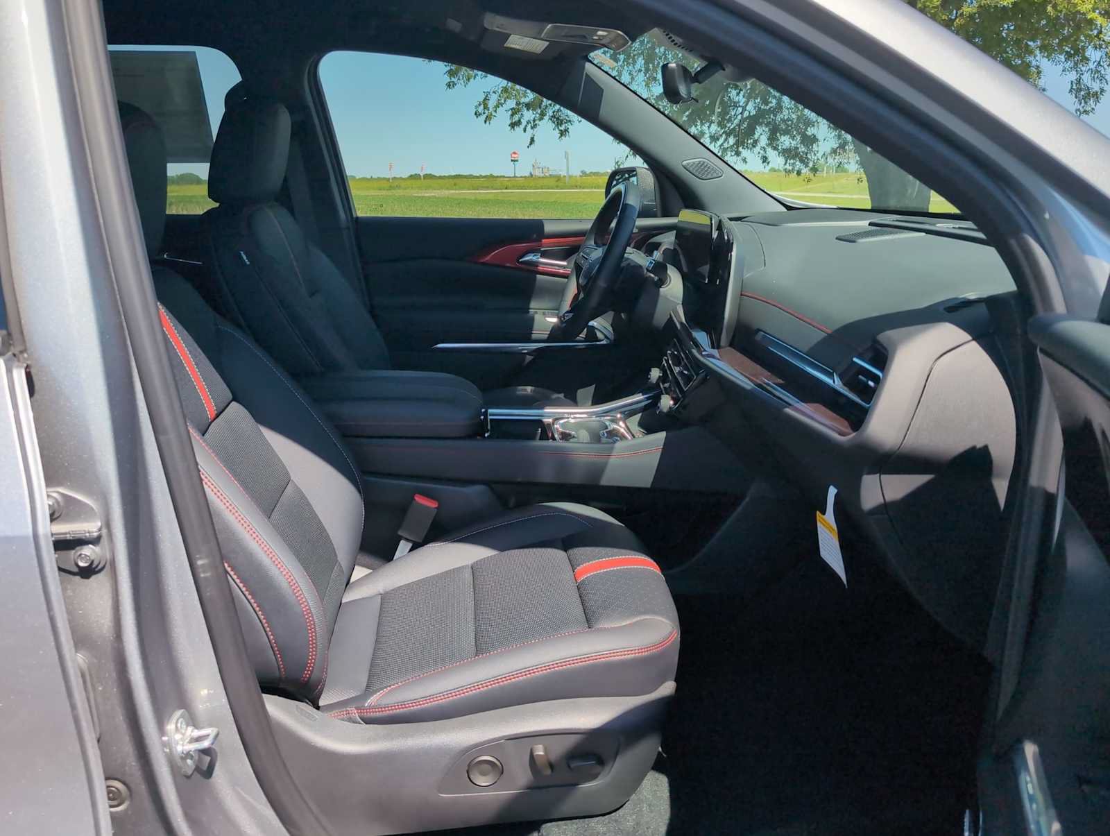 New 2026 Chevrolet Traverse RS FWD image 28
