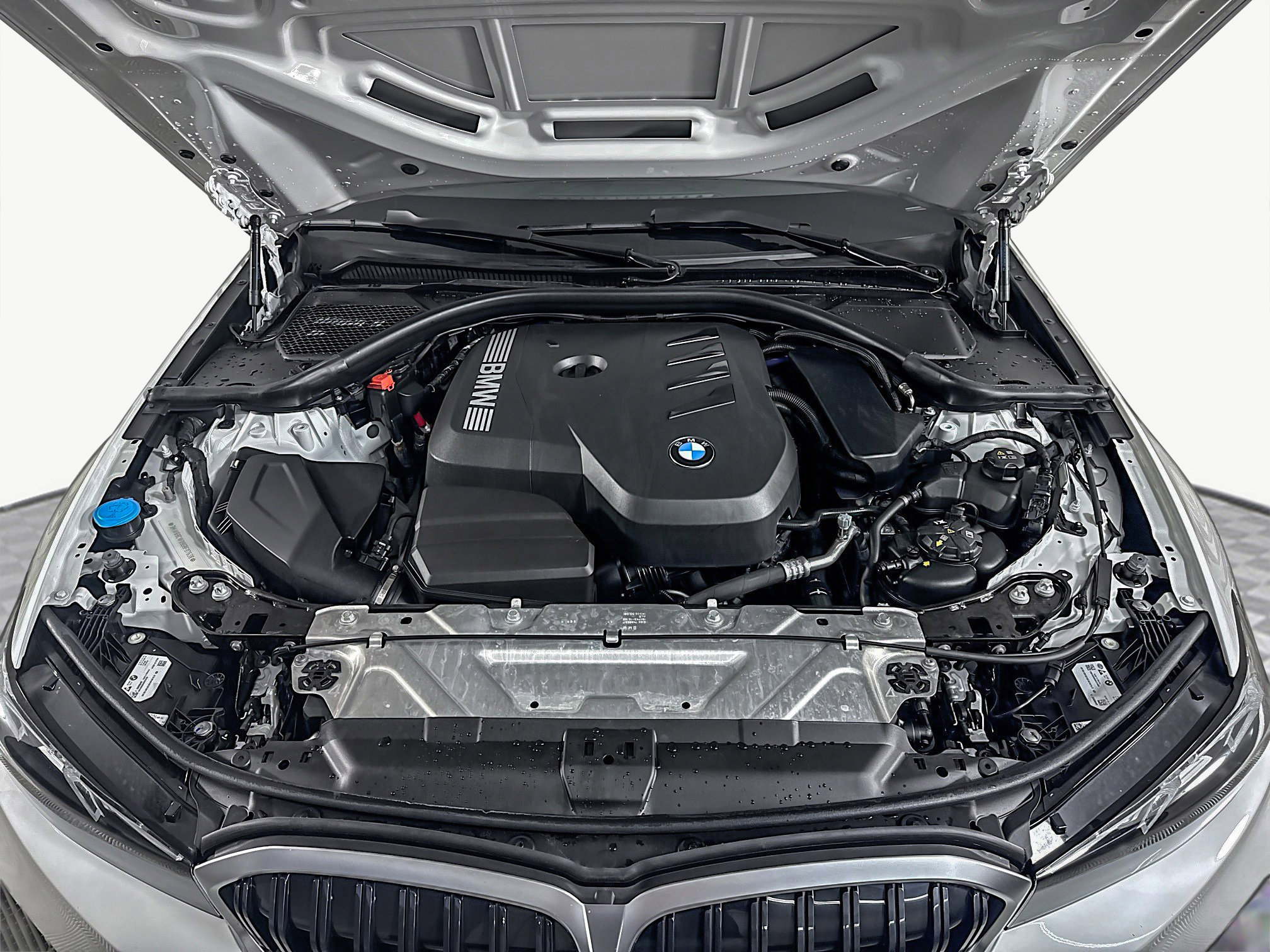 Used 2025 BMW 330i Sedan w/ Convenience Package image 39