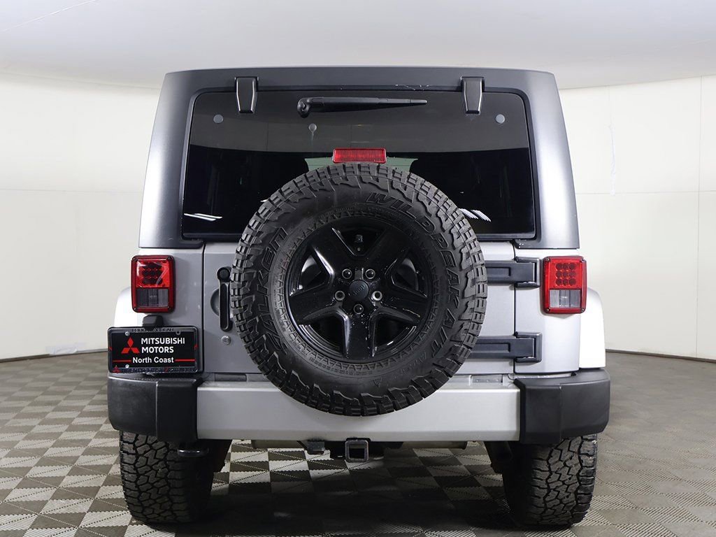 Used 2014 Jeep Wrangler Unlimited Sahara w/ Connectivity Group image 9