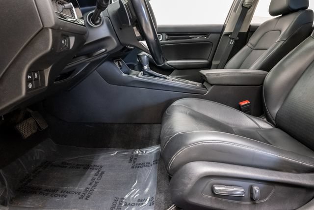 Used 2022 Honda Civic Touring image 12