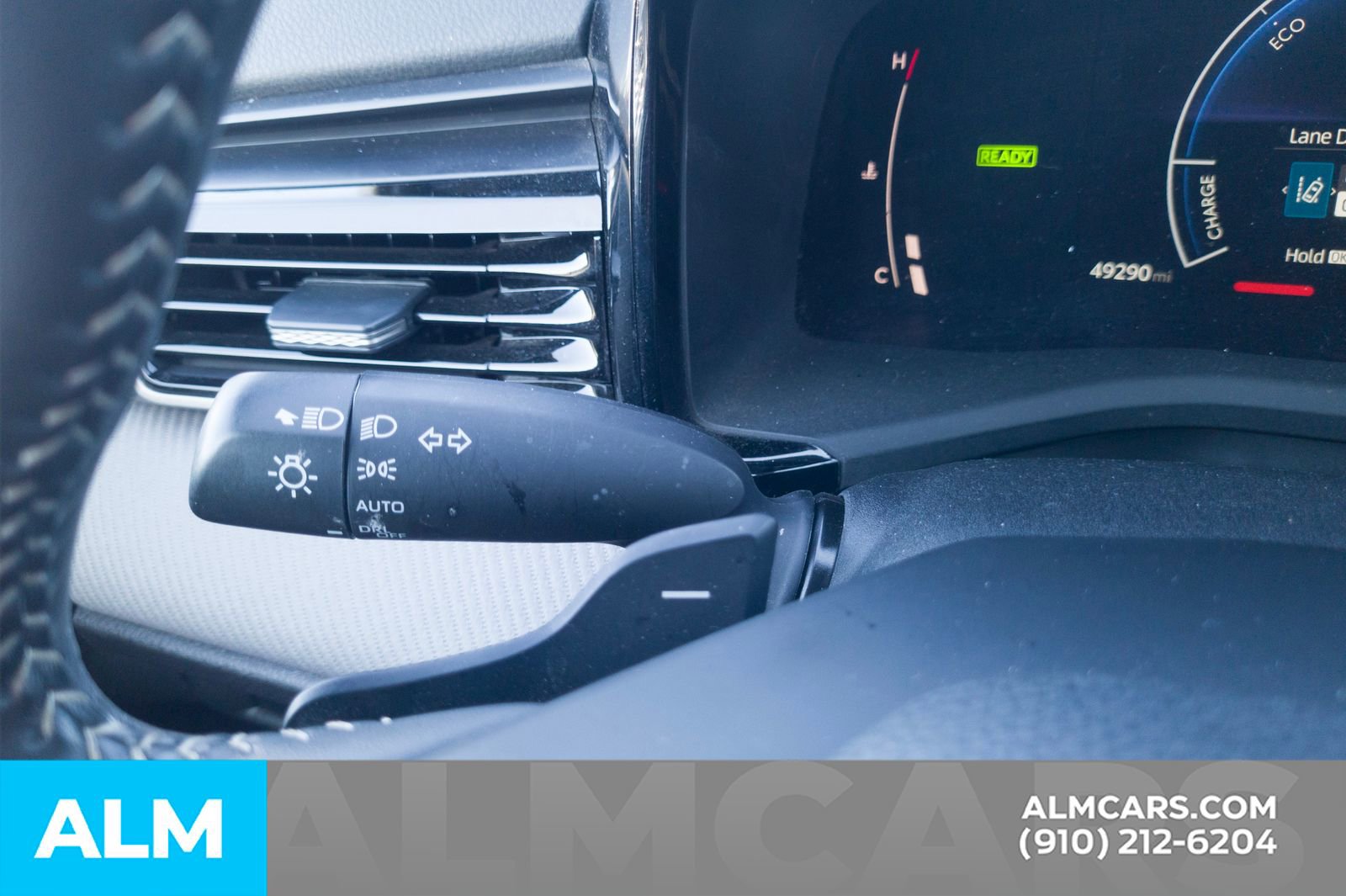 Used 2025 Toyota Camry SE image 33