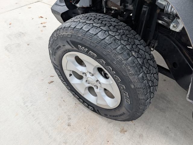 Used 2013 Jeep Wrangler Unlimited Sahara w/ Trailer Tow Group image 7