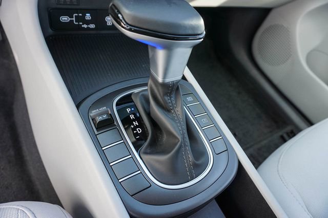Used 2025 Hyundai Kona SEL image 17