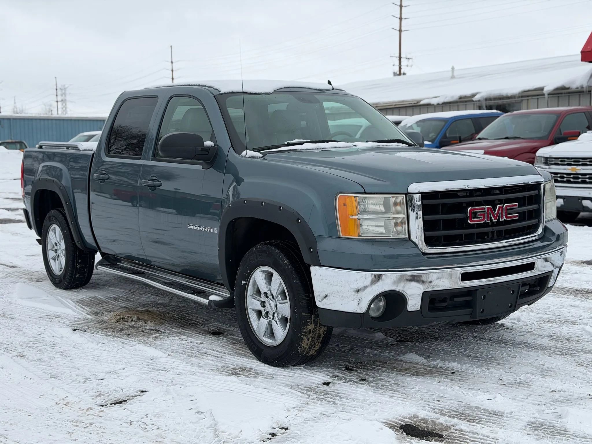 Used 2009 GMC Sierra 1500 SLT w/ Suspension Package, Off-Road image 3