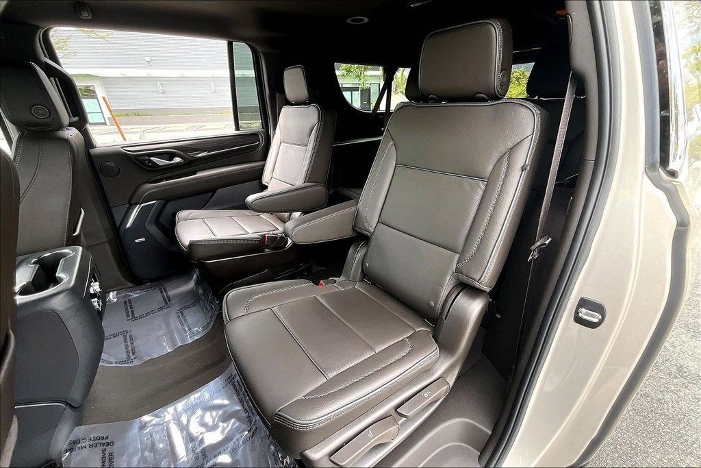 Used 2024 GMC Yukon XL Denali AWD/4WD image 19