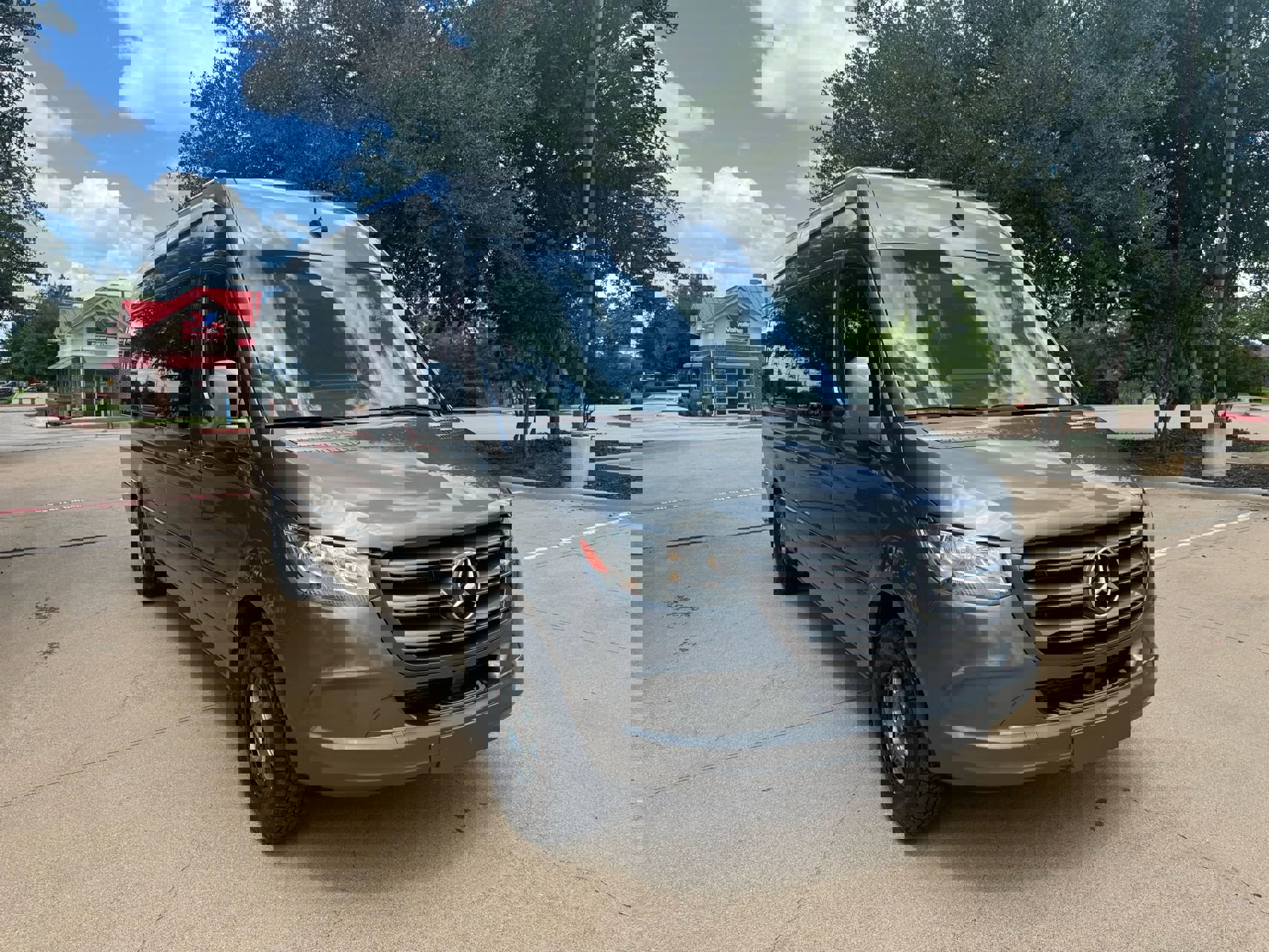 Used 2019 Mercedes-Benz Sprinter 2500 image 4