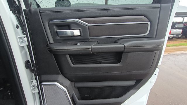 Used 2025 RAM 2500 Laramie AWD/4WD image 28