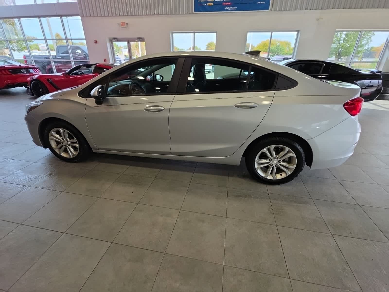 Used 2019 Chevrolet Cruze LS w/ LS Convenience Package FWD image 15