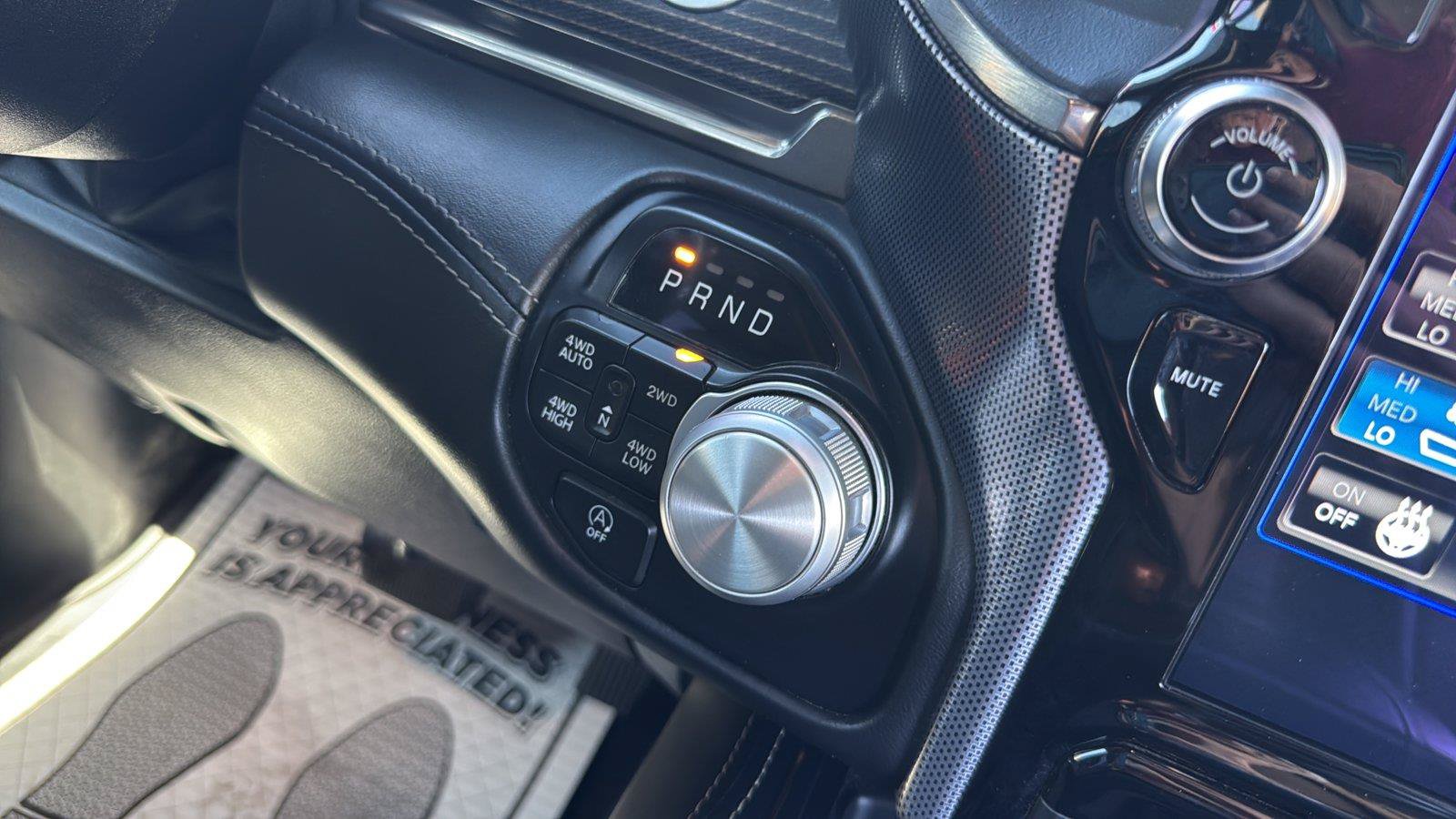 Used 2020 RAM 1500 Limited w/ Black Appearance Package AWD/4WD image 15