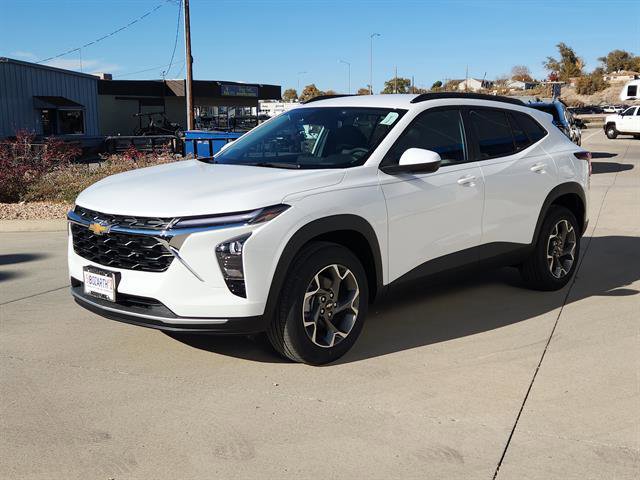 New 2026 Chevrolet Trax LT w/ Driver Confidence Package image 2