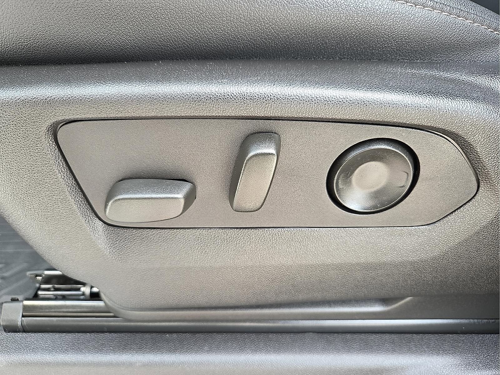 Used 2024 Chevrolet Silverado 1500 LTZ image 15