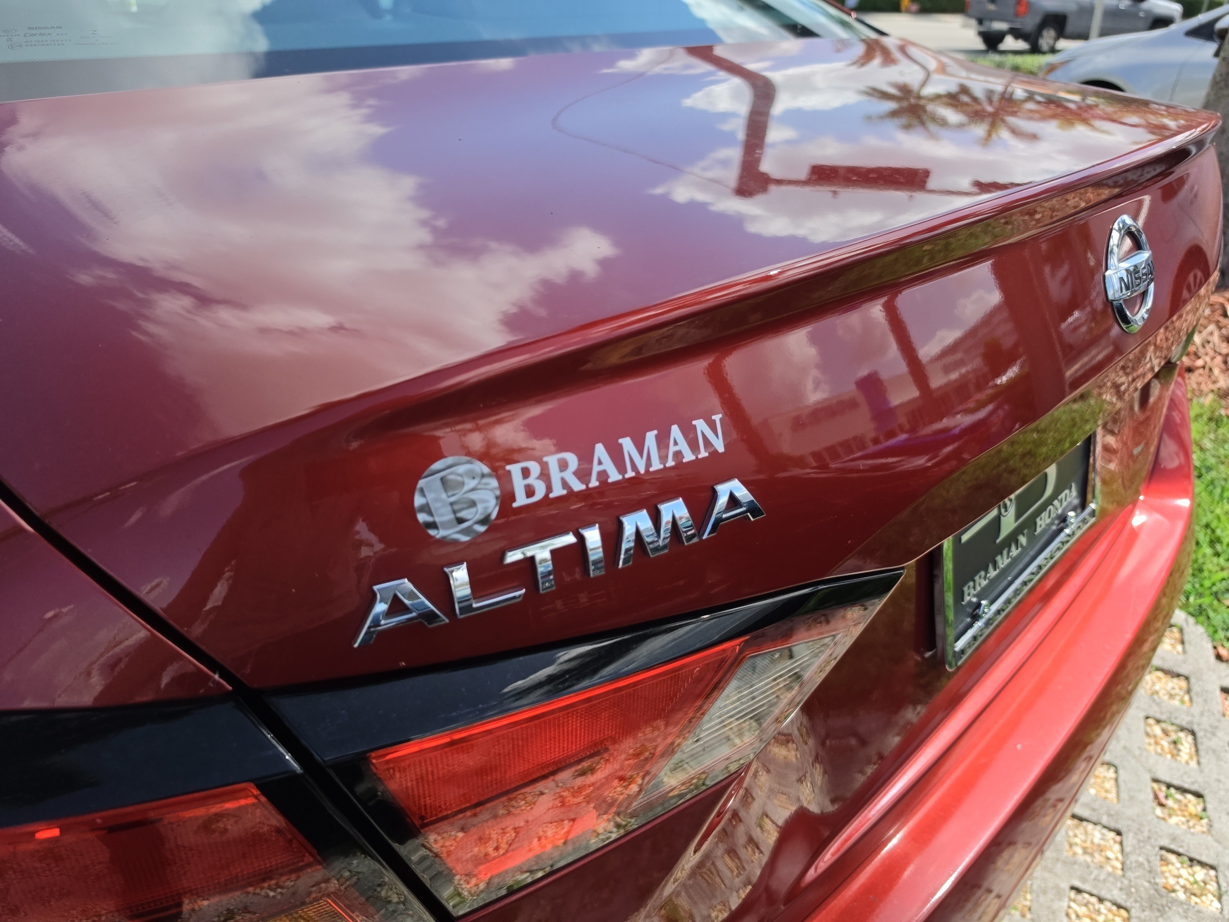 Used 2019 Nissan Altima 2.5 SR w/ SR Premium Package FWD image 5