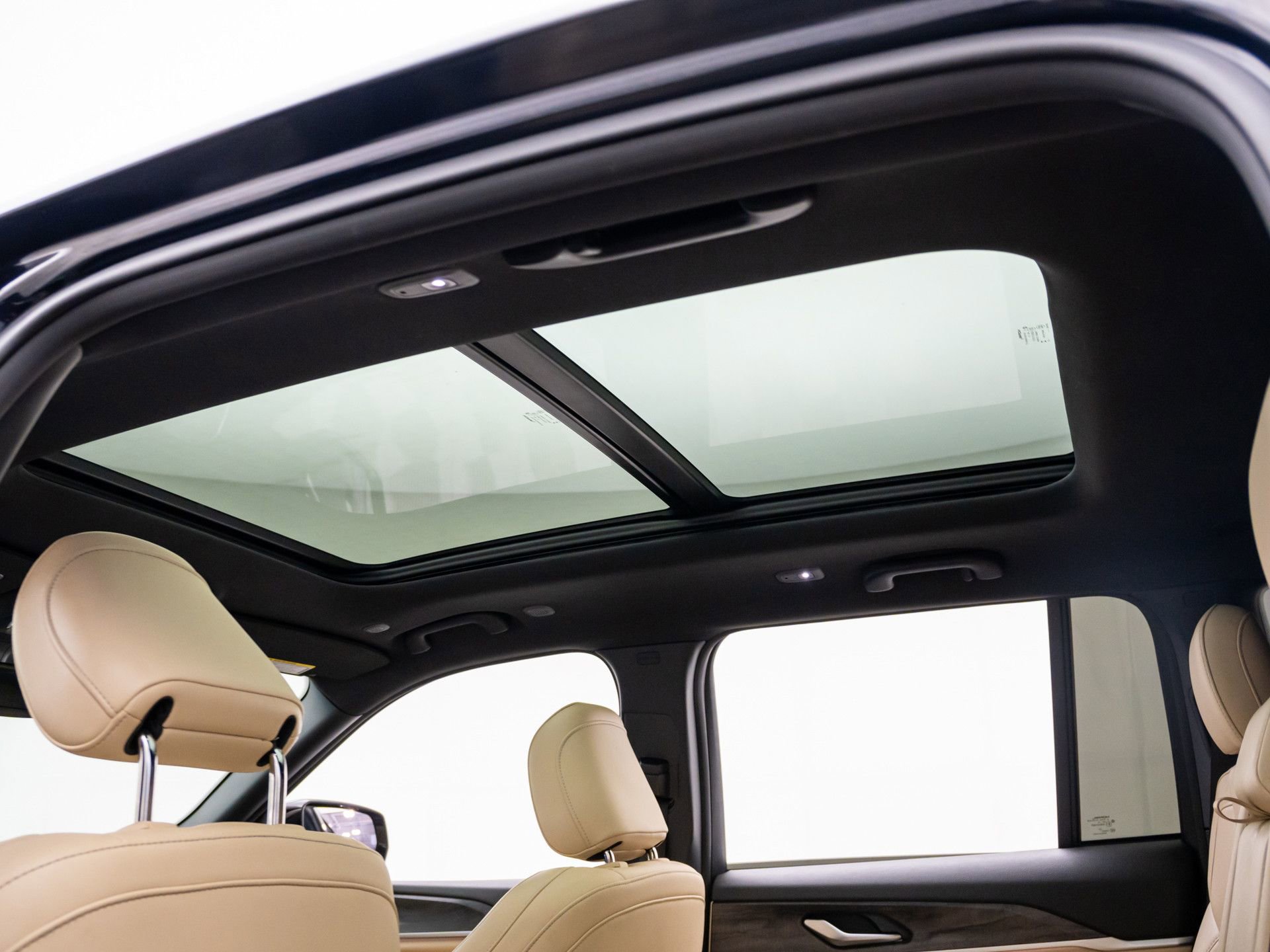 Used 2023 Jeep Grand Cherokee Limited image 19