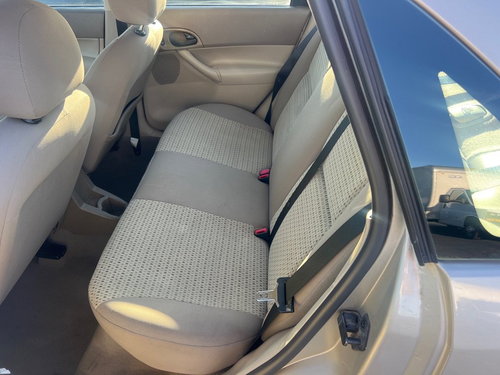 Used 2006 Ford Focus ZX4 Sedan FWD image 13