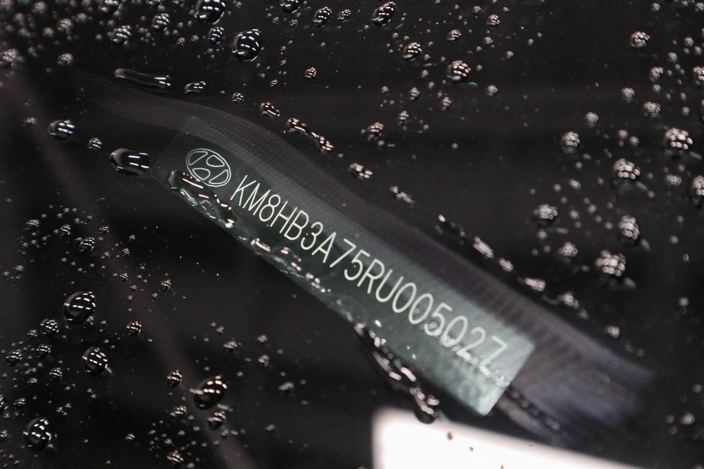 Certified 2024 Hyundai Kona SE image 33