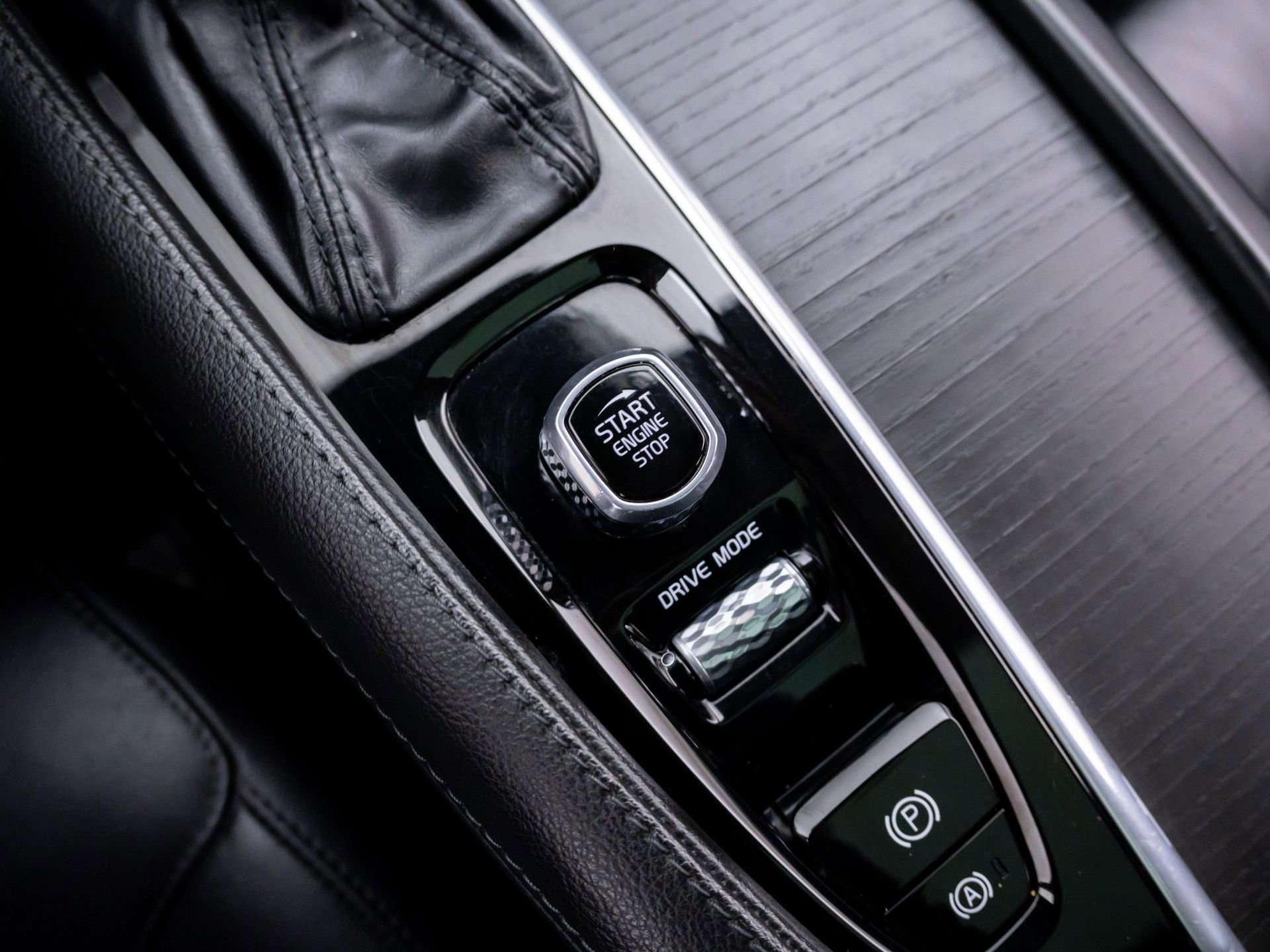 Used 2020 Volvo XC90 T5 Momentum image 23