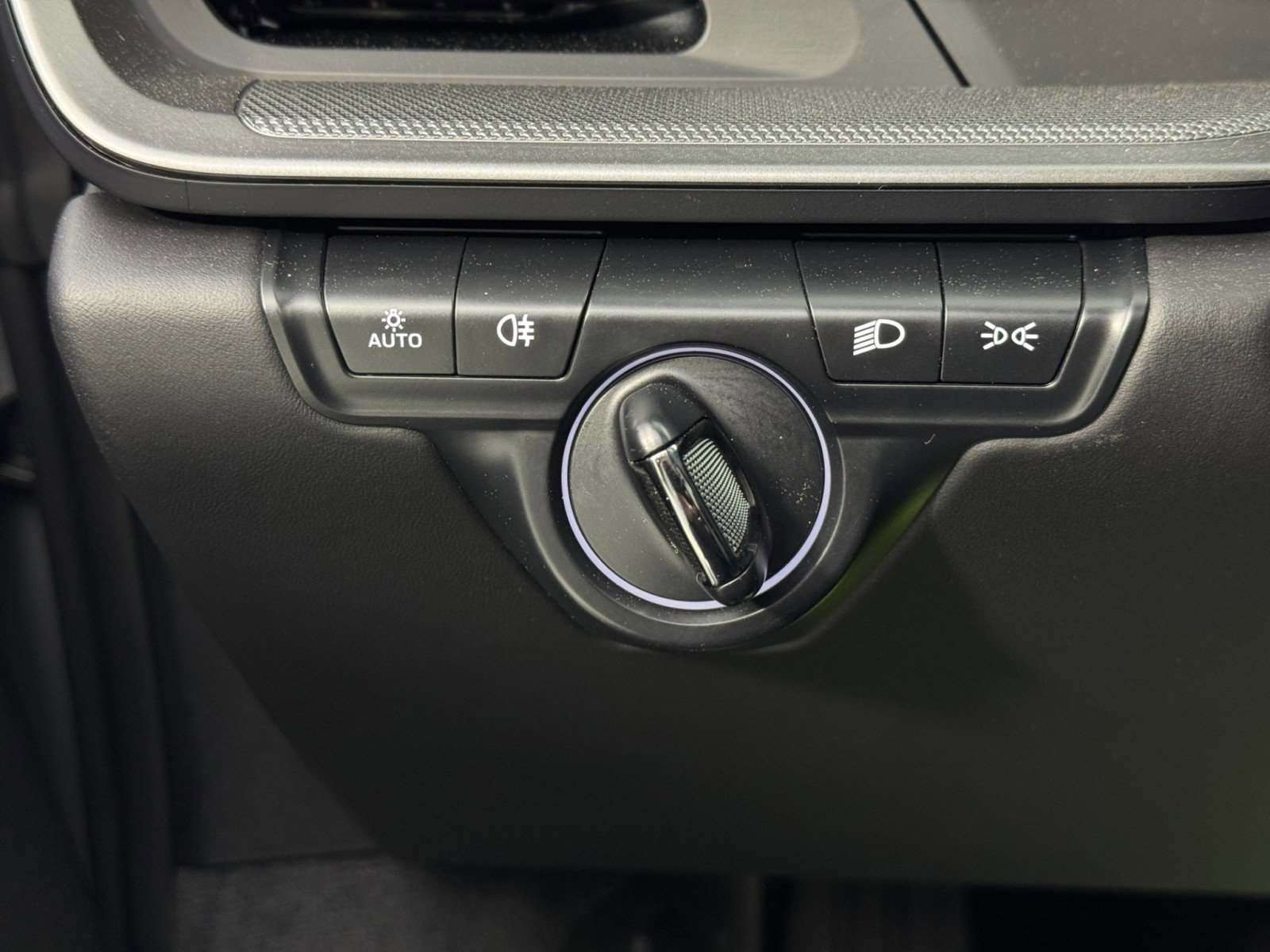 Used 2024 Porsche 911 Targa 4 w/ Premium Package image 17