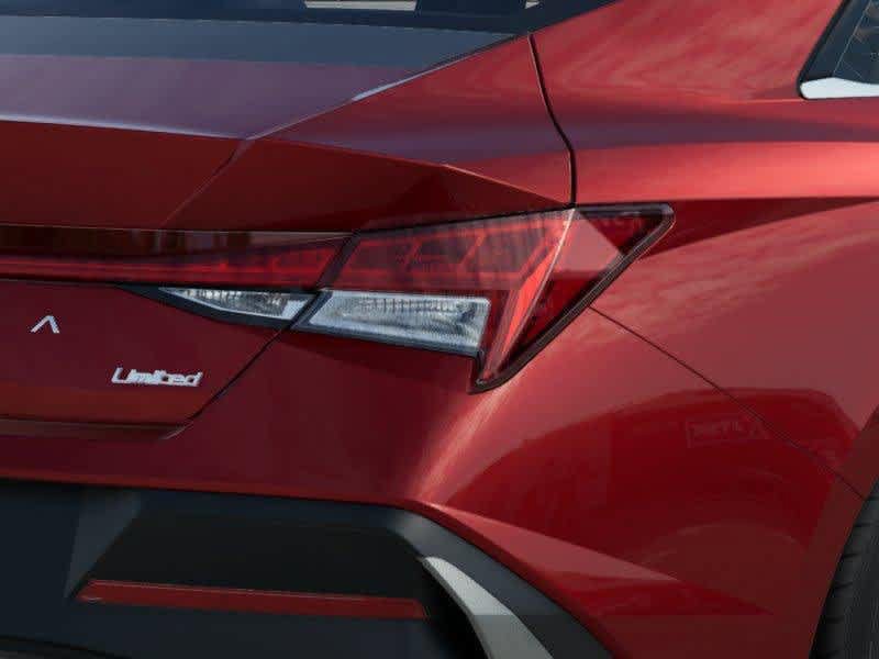 New 2025 Hyundai Elantra Limited FWD image 10