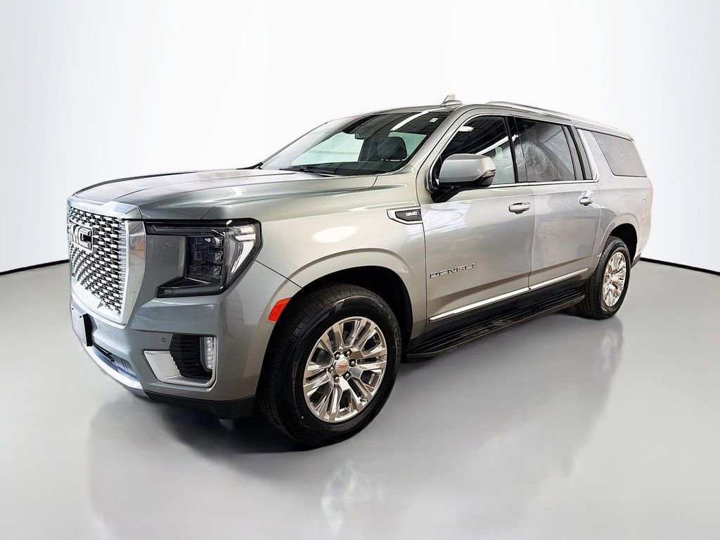 Used 2024 GMC Yukon XL Denali AWD/4WD image 3