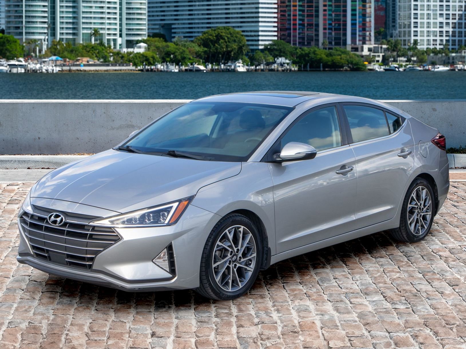 Used 2020 Hyundai Elantra Limited w/ Ultimate Package 03