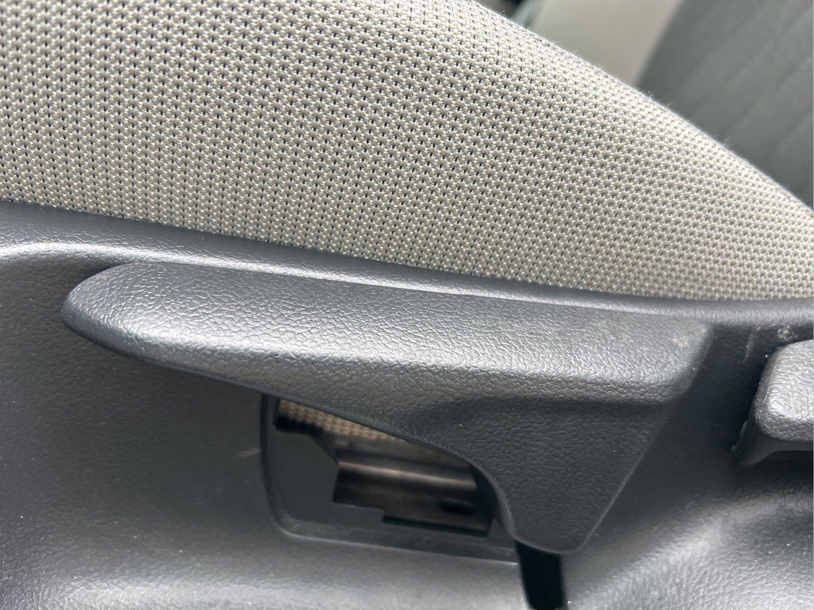 Used 2025 Toyota Corolla LE image 28