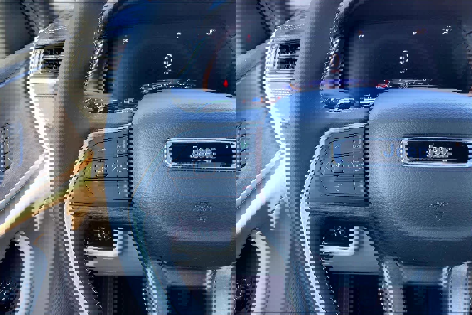 Used 2025 Jeep Grand Cherokee L Limited image 24