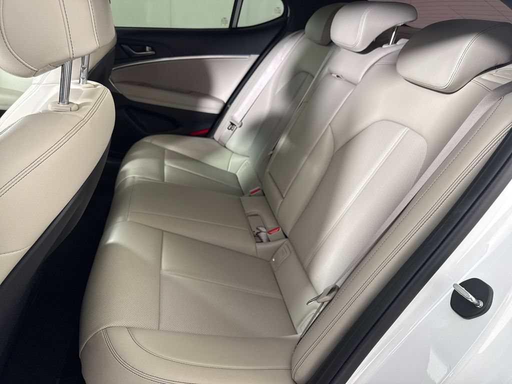 Used 2023 Genesis G70 2.0T RWD image 15