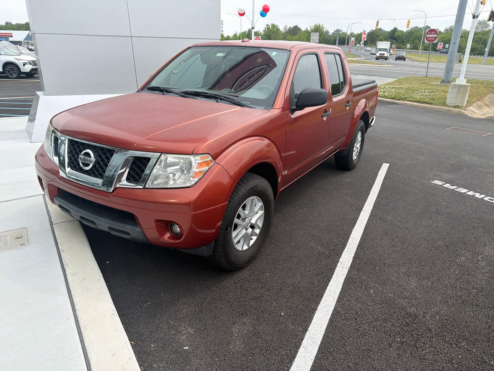 Used 2016 Nissan Frontier SV w/ SV Value Truck Package RWD image 1