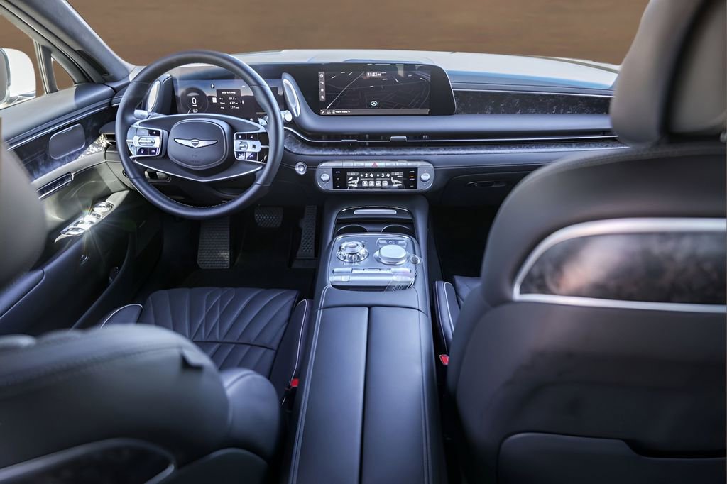 Used 2025 Genesis G90 3.5T image 27