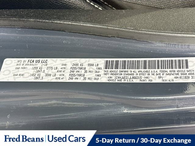 Used 2018 Jeep Wrangler Unlimited Sahara w/ Connectivity Group image 30