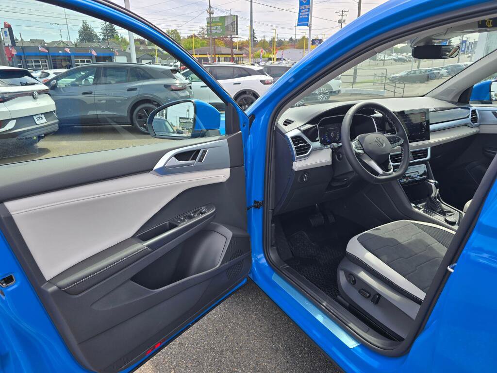 New 2026 Volkswagen Taos SE AWD/4WD image 34