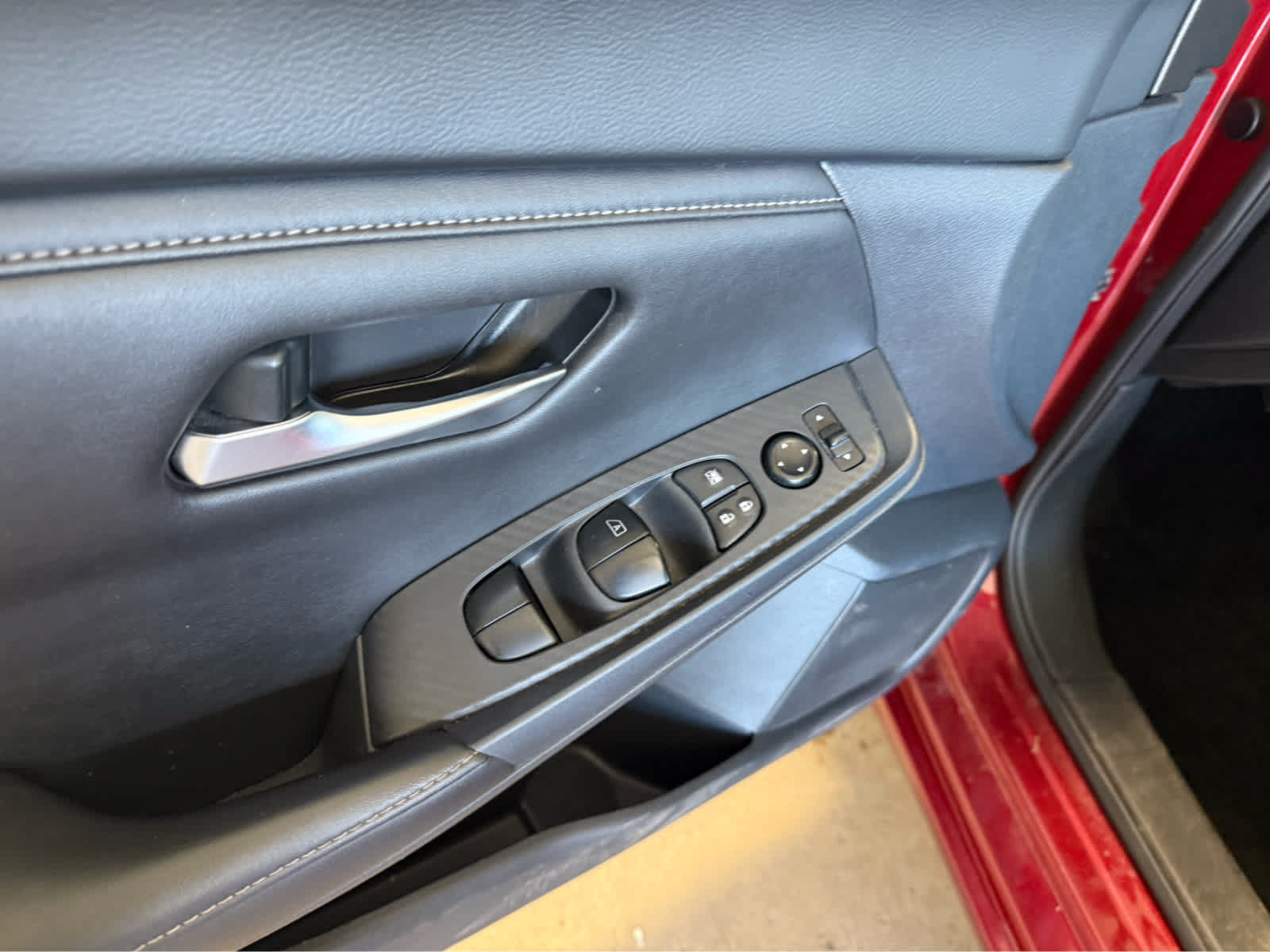 Used 2024 Nissan Sentra SV FWD image 7
