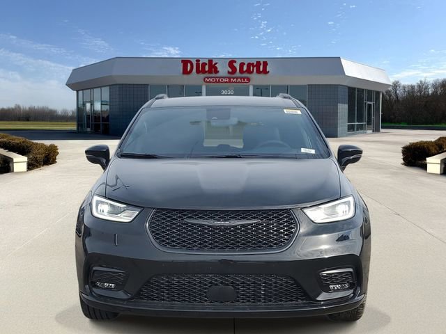 New 2026 Chrysler Pacifica Select w/ S Appearance Package FWD image 2